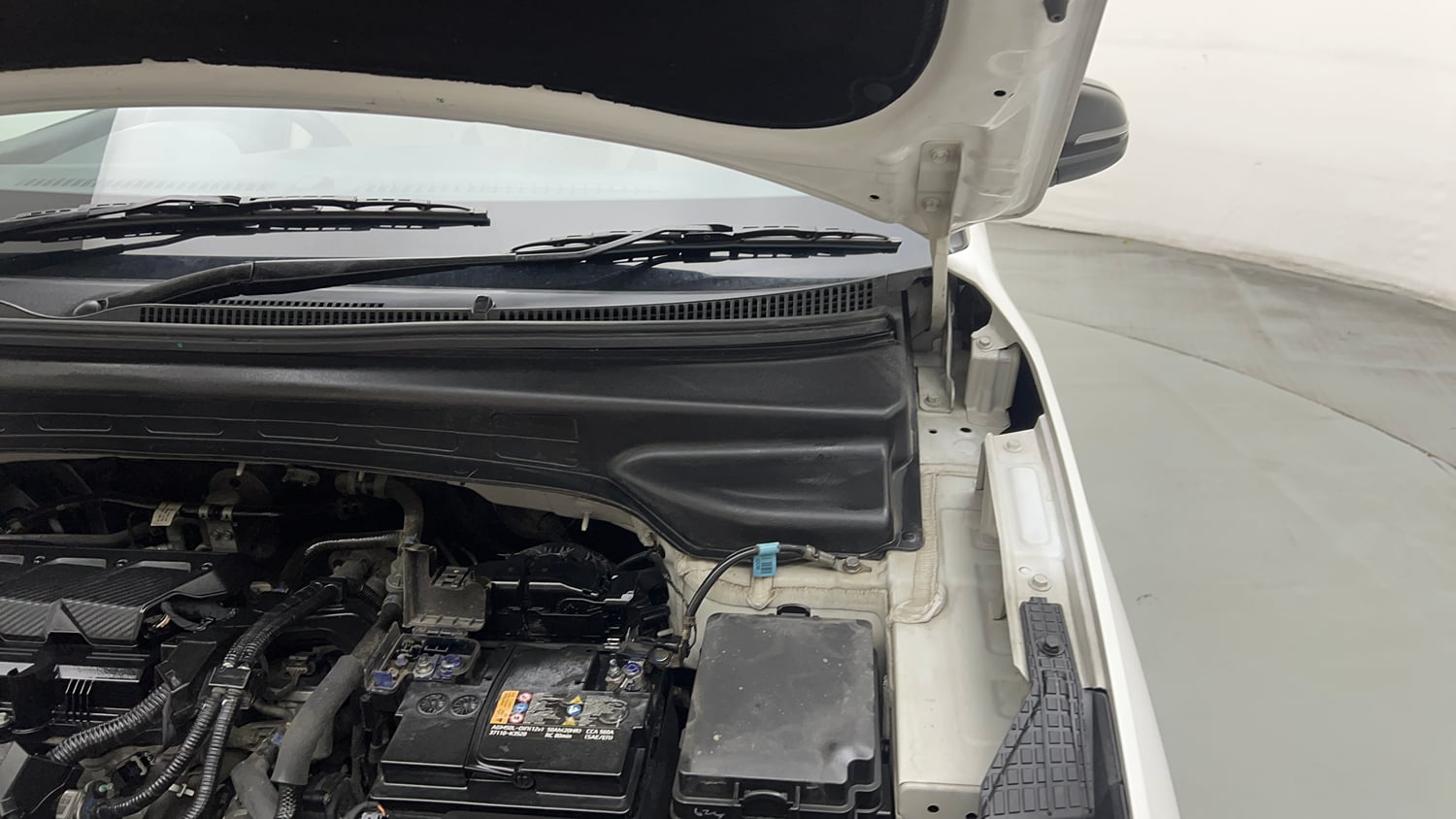 Used 2023 Hyundai Creta S Plus 1.5 Petrol Knight Petrol Manual engine ENGINE LEFT SIDE HINGE & APRON VIEW