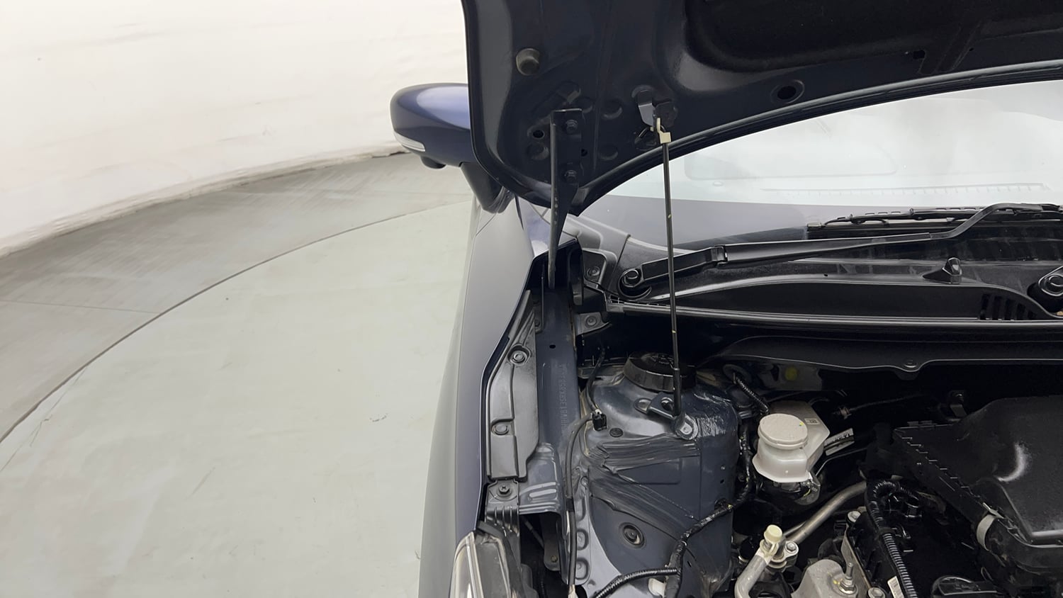 Used 2024 Maruti Suzuki Baleno Alpha AGS Petrol Automatic engine ENGINE RIGHT SIDE HINGE & APRON VIEW