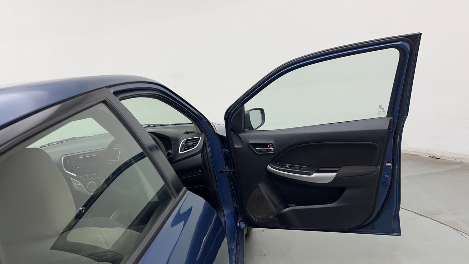Used 2018 Maruti Suzuki Baleno Delta 1.2 Petrol Manual interior RIGHT FRONT DOOR OPEN VIEW