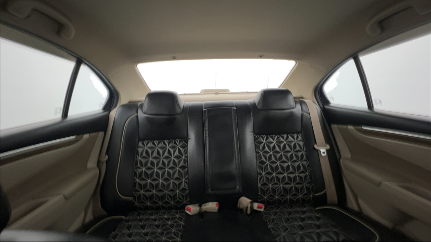 Used 2022 Maruti Suzuki Ciaz Zeta 1.5 Petrol Manual interior REAR SEAT CONDITION VIEW