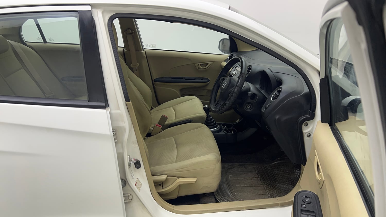Used 2014 Honda Amaze 1.2 S i-VTEC Petrol Manual interior RIGHT SIDE FRONT DOOR CABIN VIEW