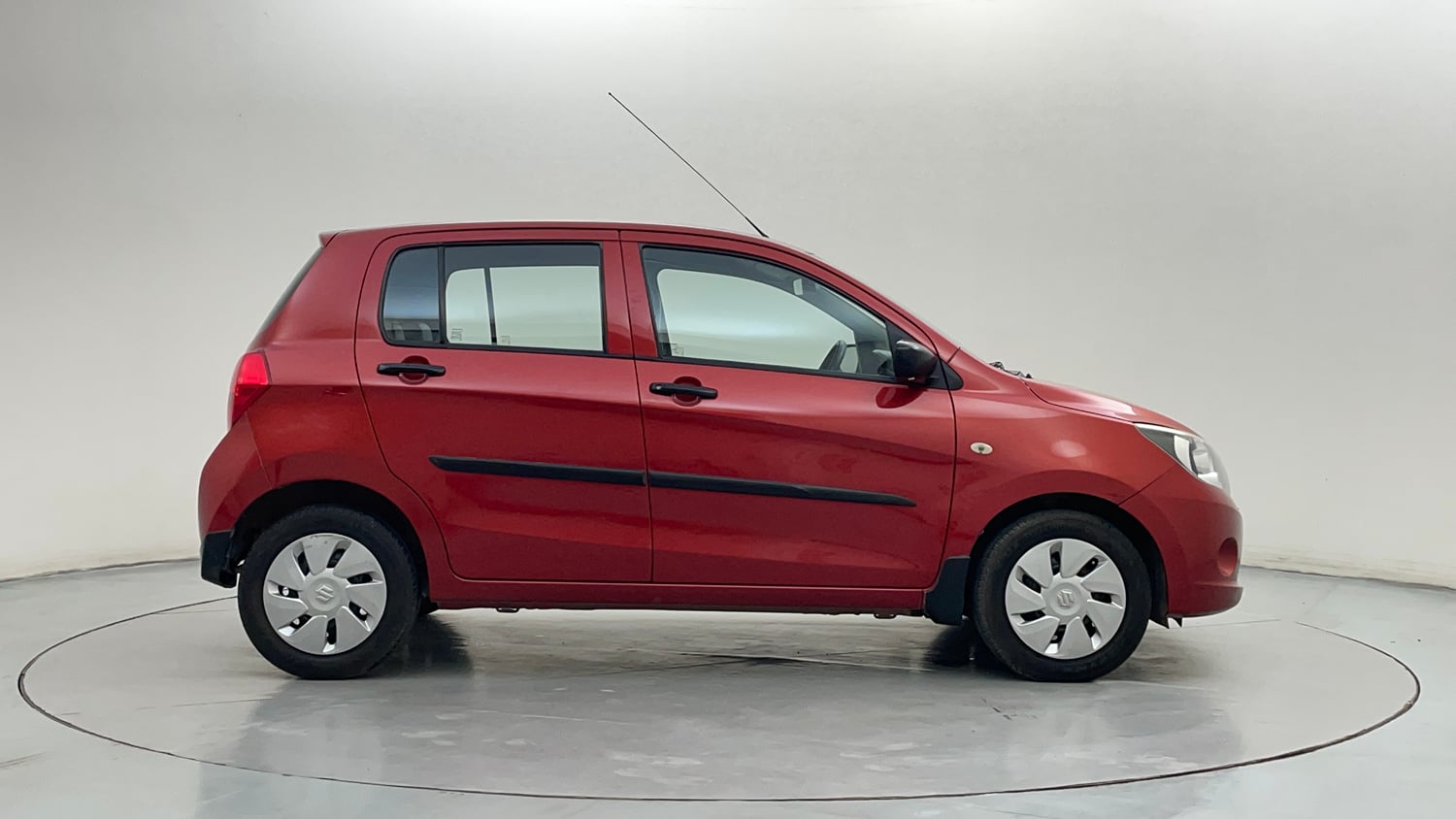 Used 2016 Maruti Suzuki Celerio VXI (O) AMT Petrol Automatic exterior RIGHT SIDE VIEW