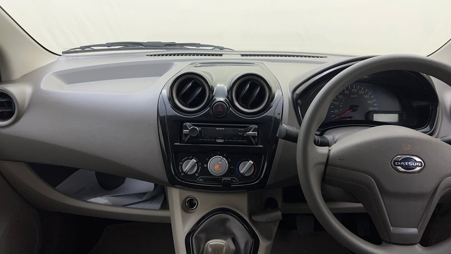 Used 2015 Datsun GO T Petrol Manual interior MUSIC SYSTEM & AC CONTROL VIEW