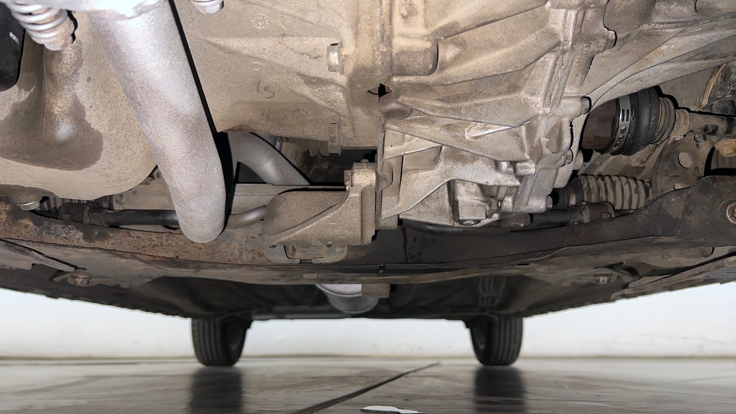 Used 2017 Maruti Suzuki Ignis Zeta 1.2 AMT Petrol Automatic extra FRONT LEFT UNDERBODY VIEW