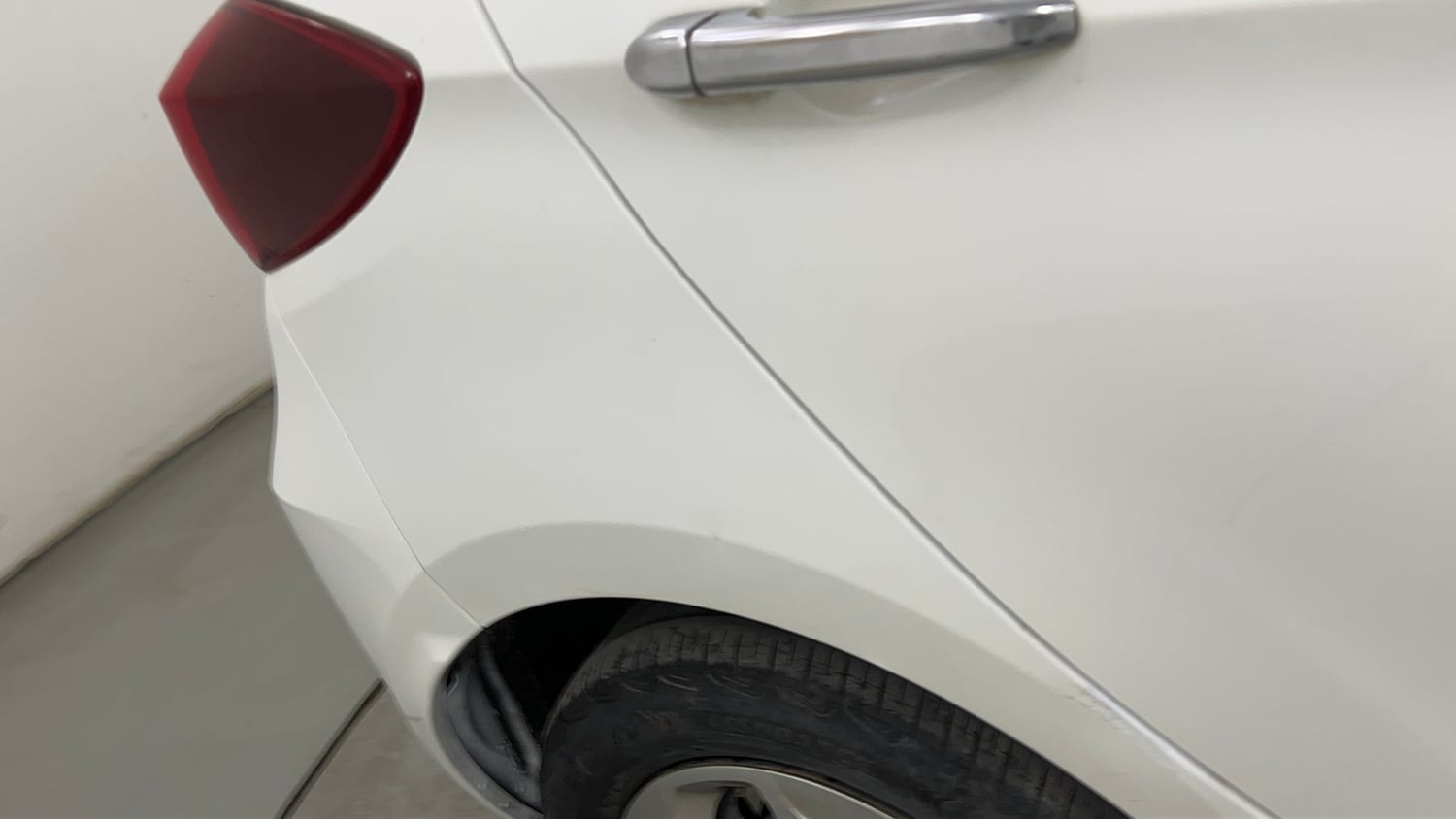 Used 2021 Tata Tiago XT Petrol Manual dents MINOR SCRATCH