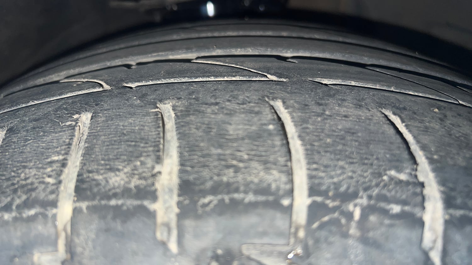 Used 2018 BMW 3 Series 320d Luxury Line Diesel Automatic tyres RIGHT FRONT TYRE TREAD VIEW