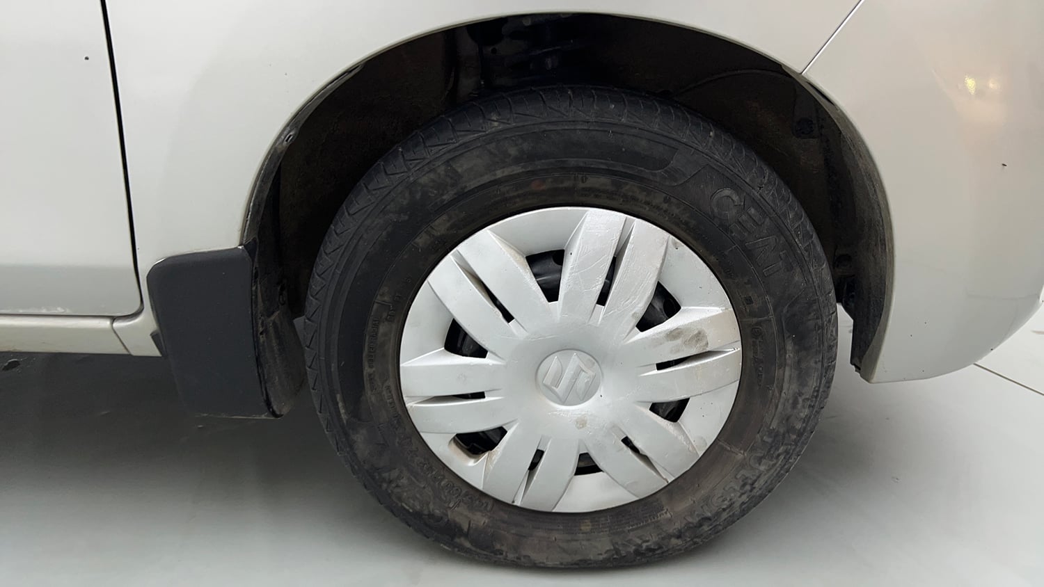 Used 2021 Maruti Suzuki Alto 800 LXi (O) Petrol Manual tyres RIGHT FRONT TYRE RIM VIEW
