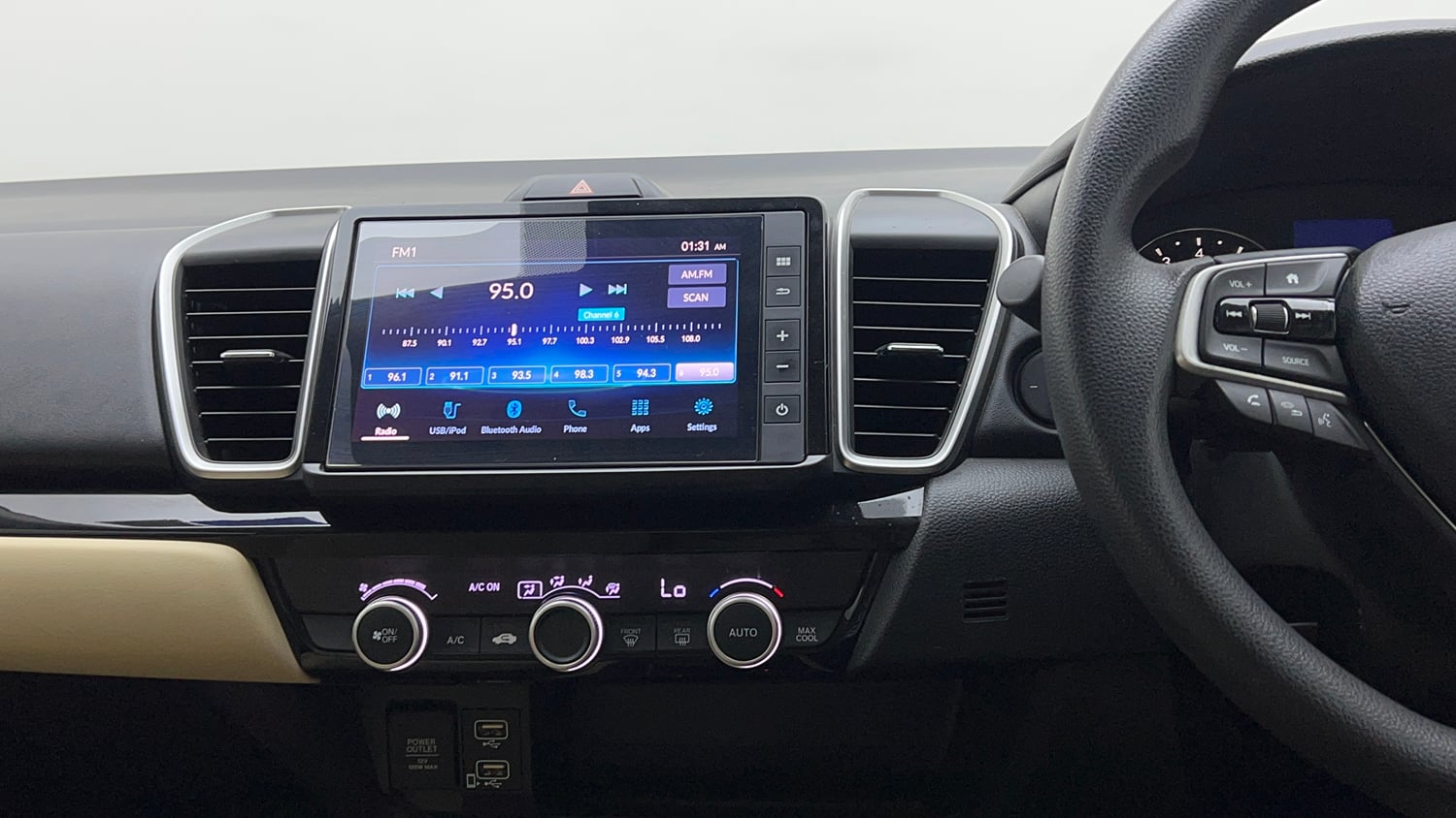 Used 2023 Honda City V Petrol CVT Petrol Automatic interior MUSIC SYSTEM & AC CONTROL VIEW