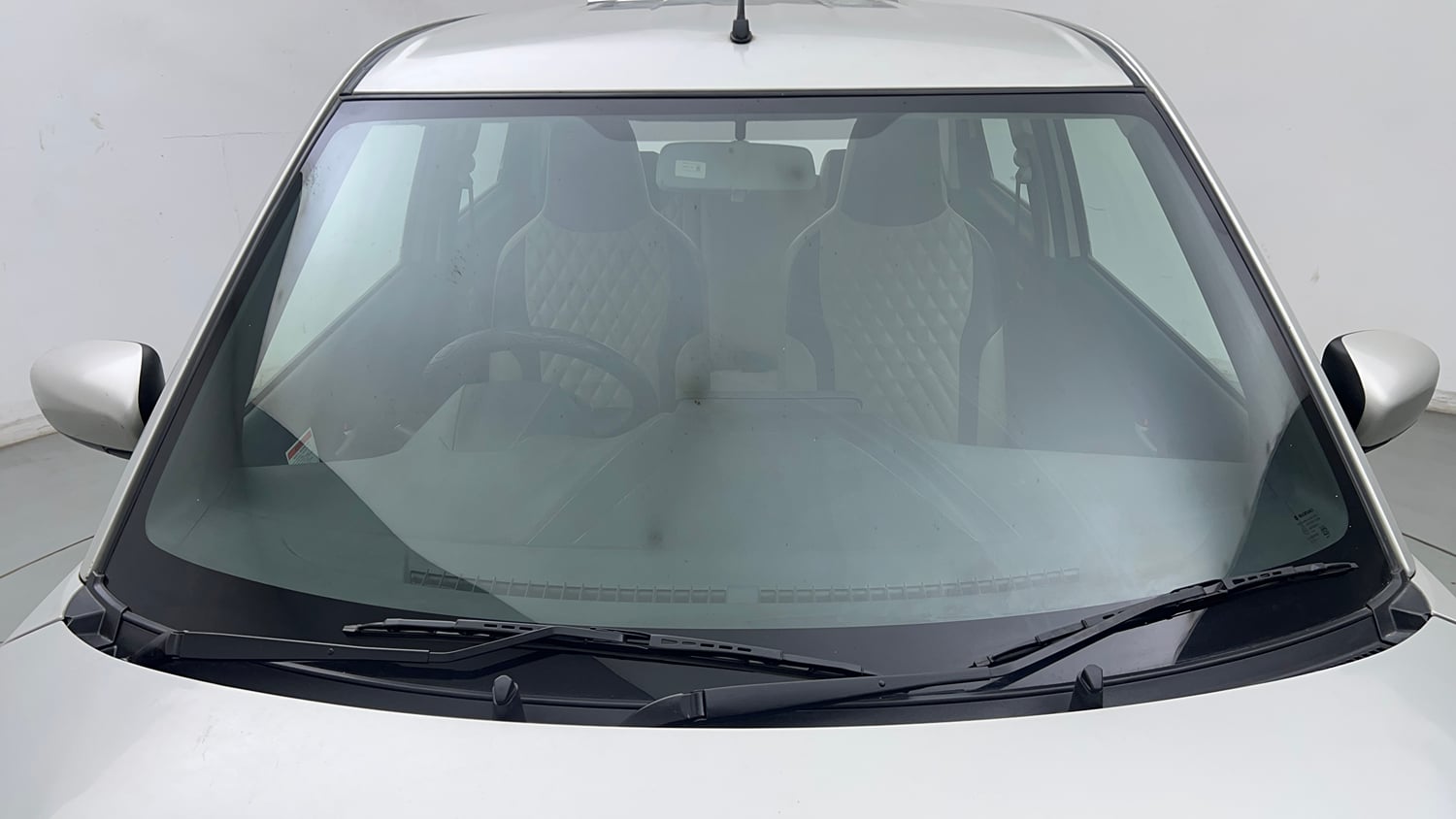 Used 2022 Maruti Suzuki Wagon R VXI 1.0 CNG Cng Manual exterior FRONT WINDSHIELD VIEW