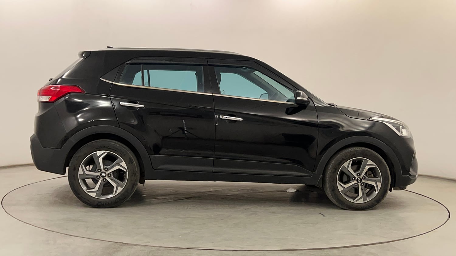 Used 2018 Hyundai Creta SX 1.6 AT CRDi Diesel Automatic exterior RIGHT SIDE VIEW