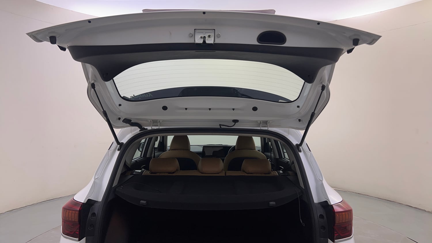 Used 2022 Kia Seltos HTX Plus 1.5 Diesel Diesel Manual interior DICKY DOOR OPEN VIEW