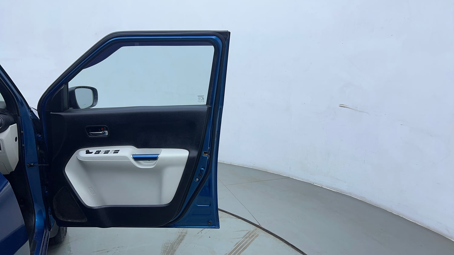 Used 2018 Maruti Suzuki Ignis Delta 1.2 MT Petrol Manual interior RIGHT FRONT DOOR OPEN VIEW