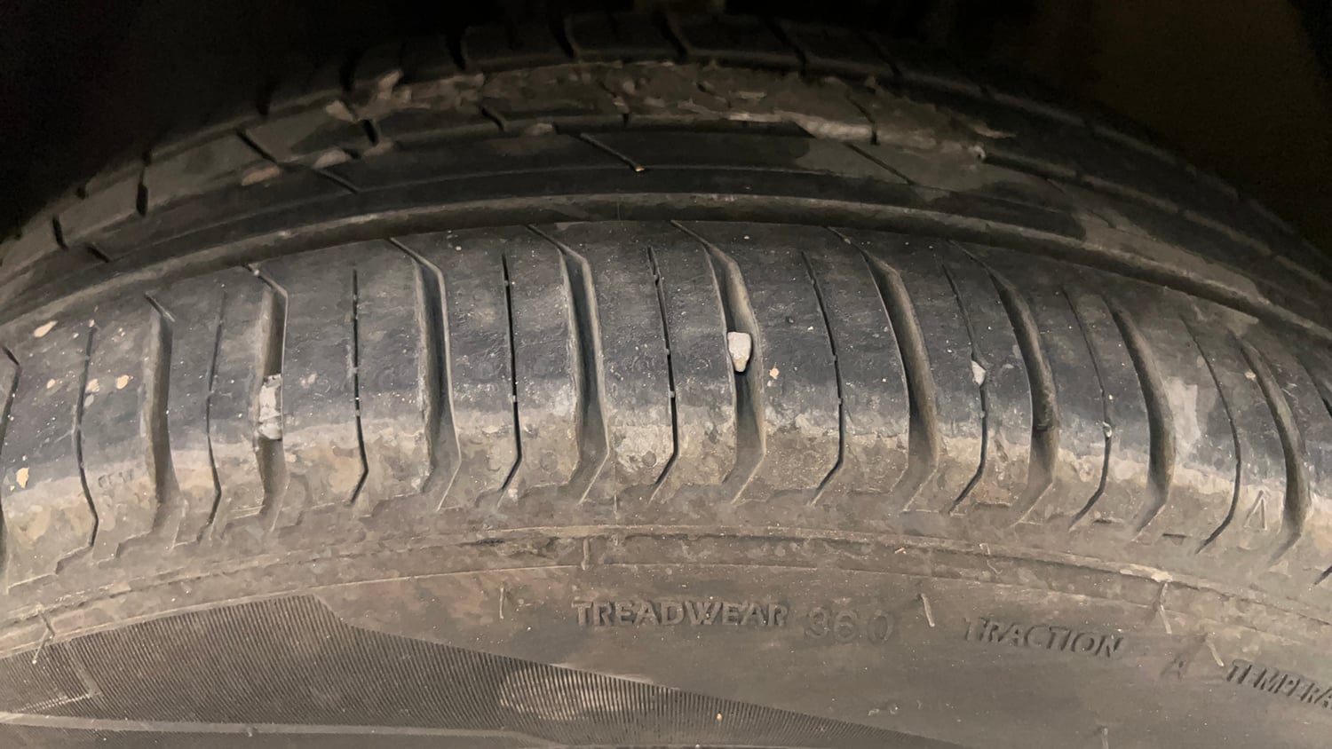 Used 2014 Volkswagen Polo Comfortline 1.2L (P) Petrol Manual tyres LEFT FRONT TYRE TREAD VIEW