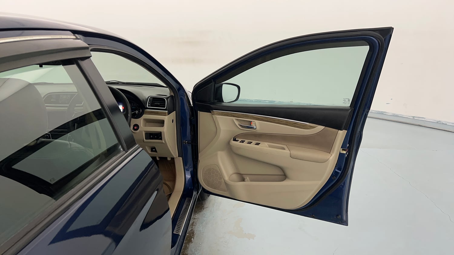 Used 2022 Maruti Suzuki Ciaz Zeta 1.5 Petrol Manual interior RIGHT FRONT DOOR OPEN VIEW