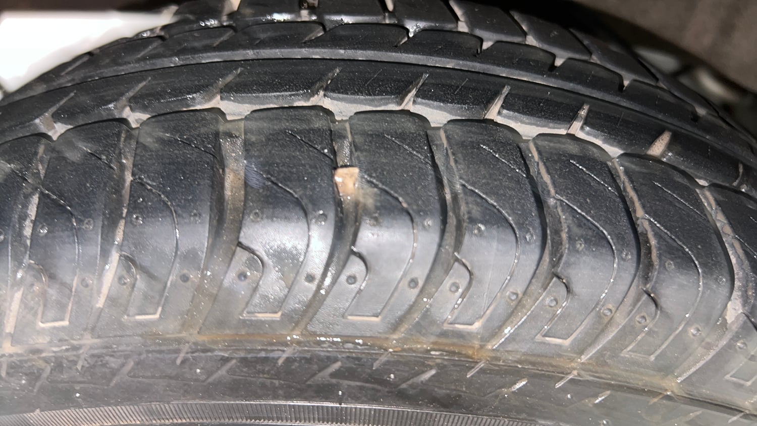 Used 2015 Datsun GO T Petrol Manual tyres RIGHT REAR TYRE TREAD VIEW