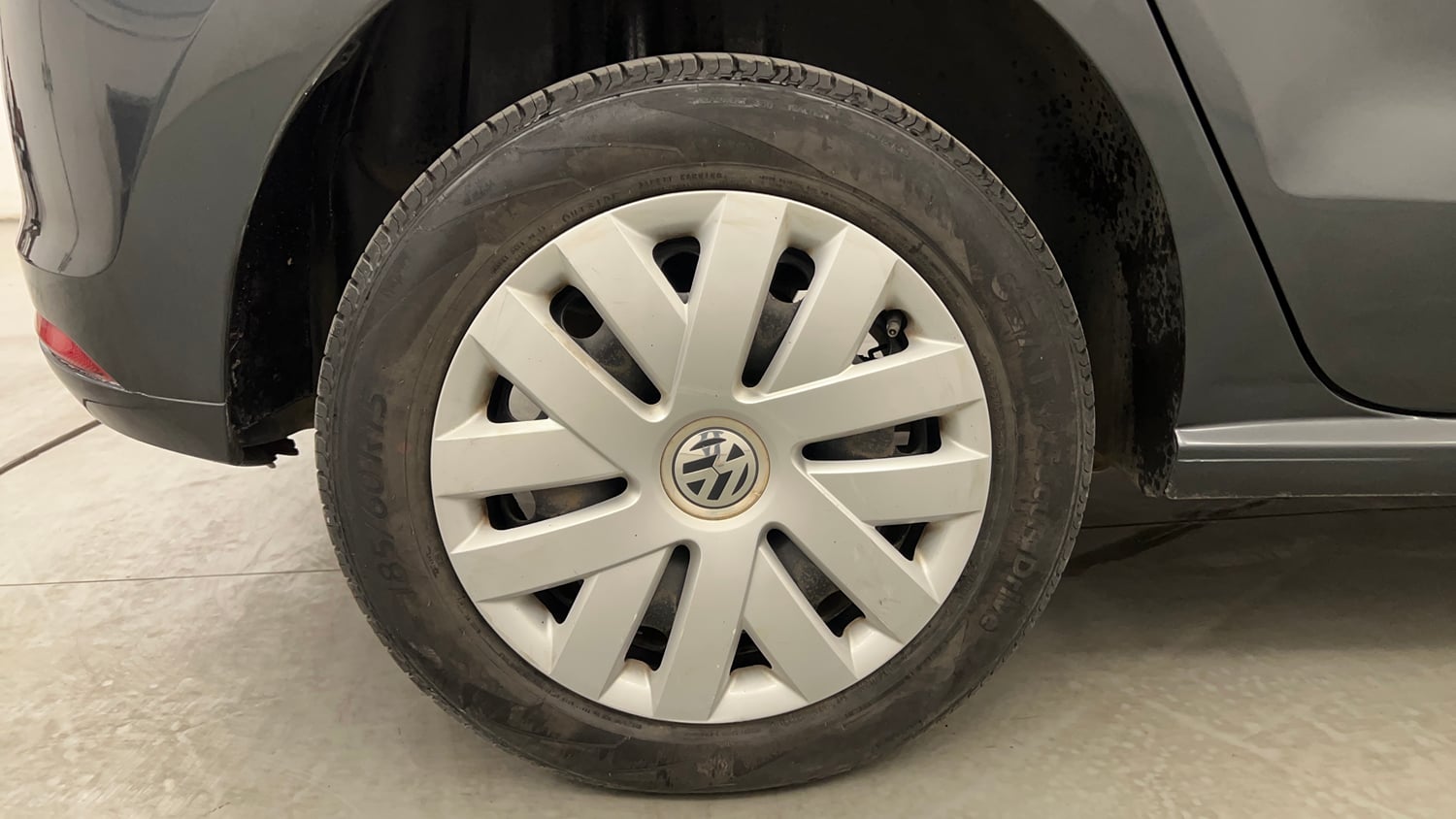 Used 2014 Volkswagen Polo Comfortline 1.2L (P) Petrol Manual tyres RIGHT REAR TYRE RIM VIEW