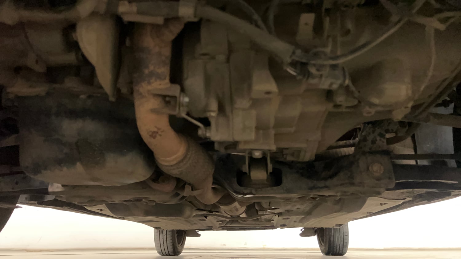 Used 2014 Volkswagen Polo Comfortline 1.2L (P) Petrol Manual extra FRONT LEFT UNDERBODY VIEW