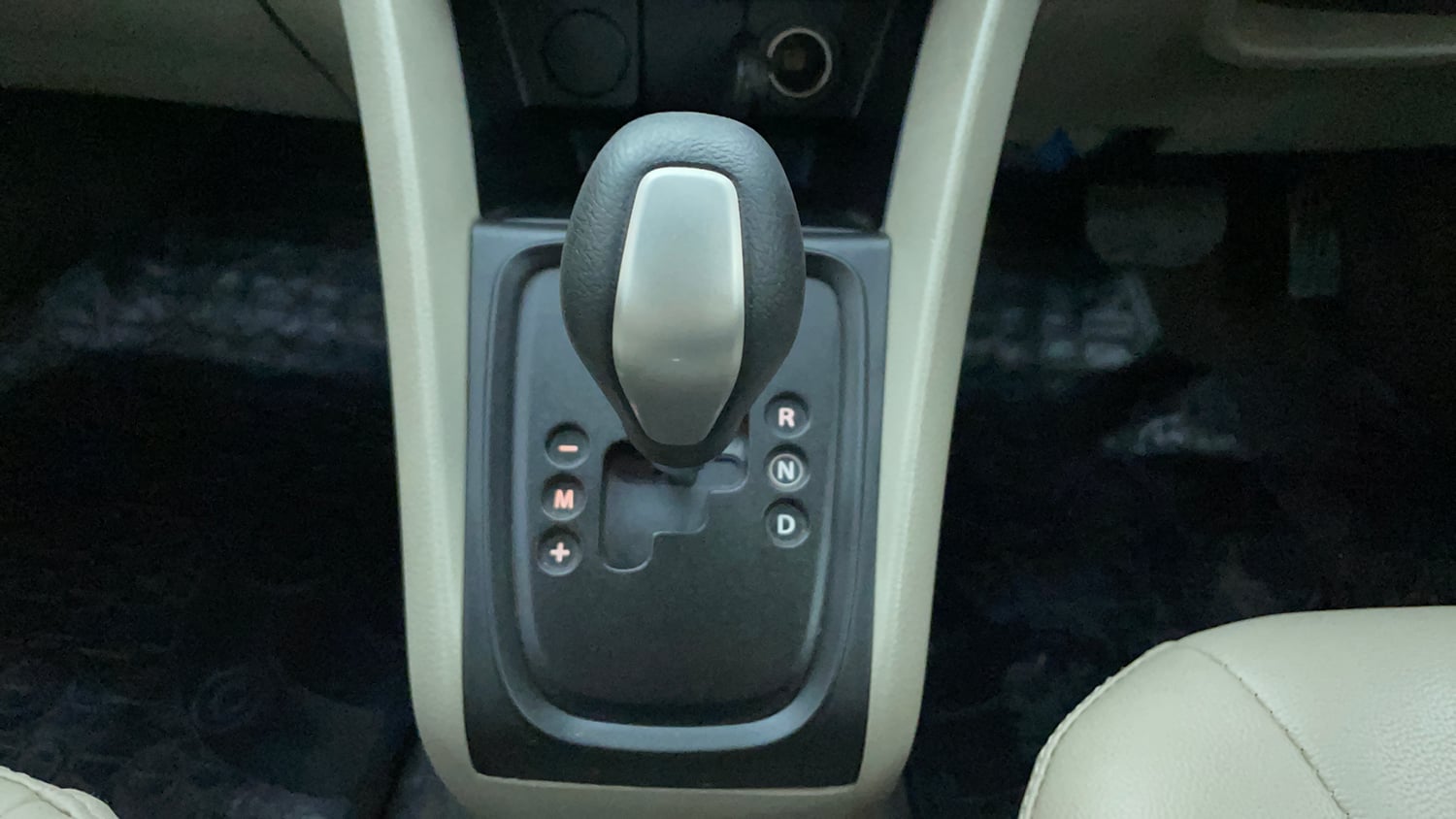 Used 2016 Maruti Suzuki Celerio VXI (O) AMT Petrol Automatic interior GEAR  KNOB VIEW