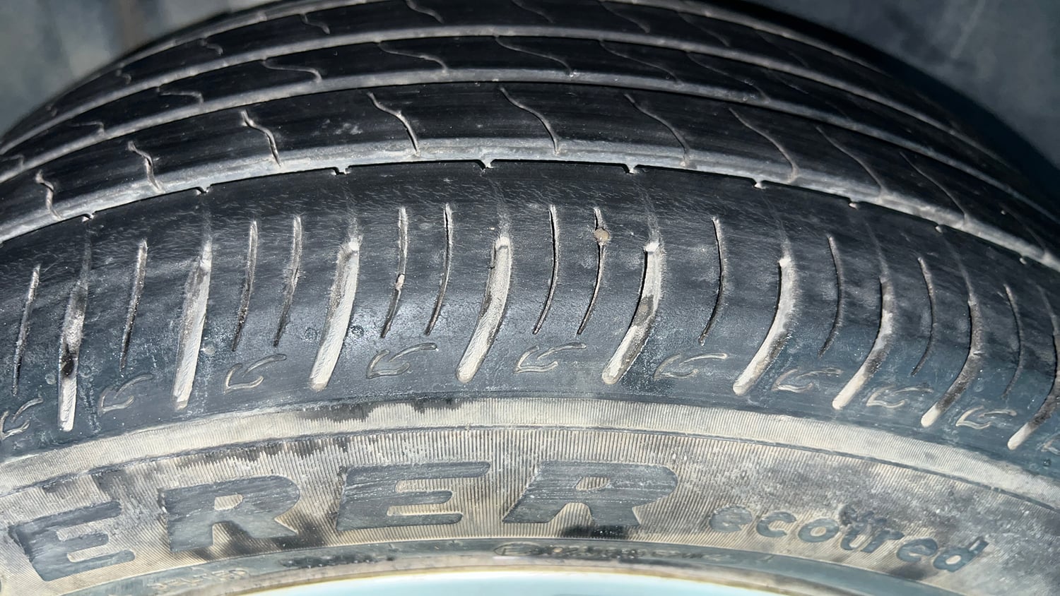 Used 2021 Toyota Urban Cruiser Mid Grade AT Petrol Automatic tyres RIGHT REAR TYRE TREAD VIEW