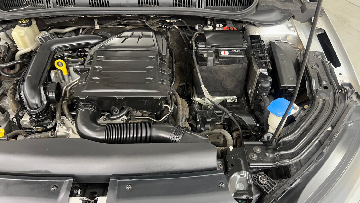 Used 2022 Skoda Slavia Ambition 1.0L TSI AT Petrol Automatic engine ENGINE LEFT SIDE VIEW