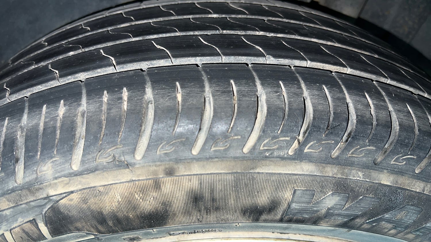Used 2021 Toyota Urban Cruiser Mid Grade AT Petrol Automatic tyres LEFT REAR TYRE TREAD VIEW