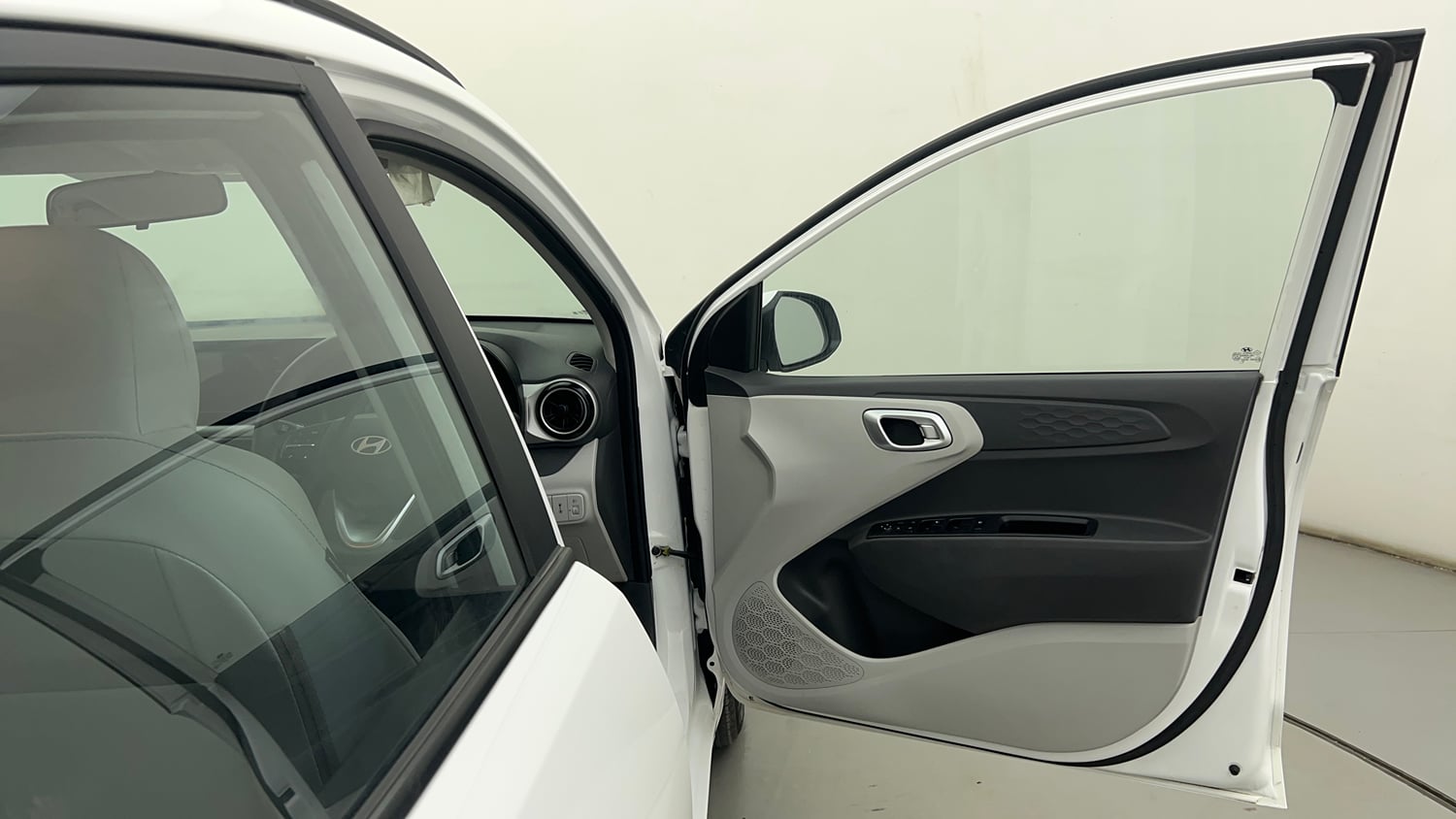 Used 2026 Hyundai Grand i10 Nios Sportz 1.2 Hy-CNG Duo Cng Manual interior RIGHT FRONT DOOR OPEN VIEW