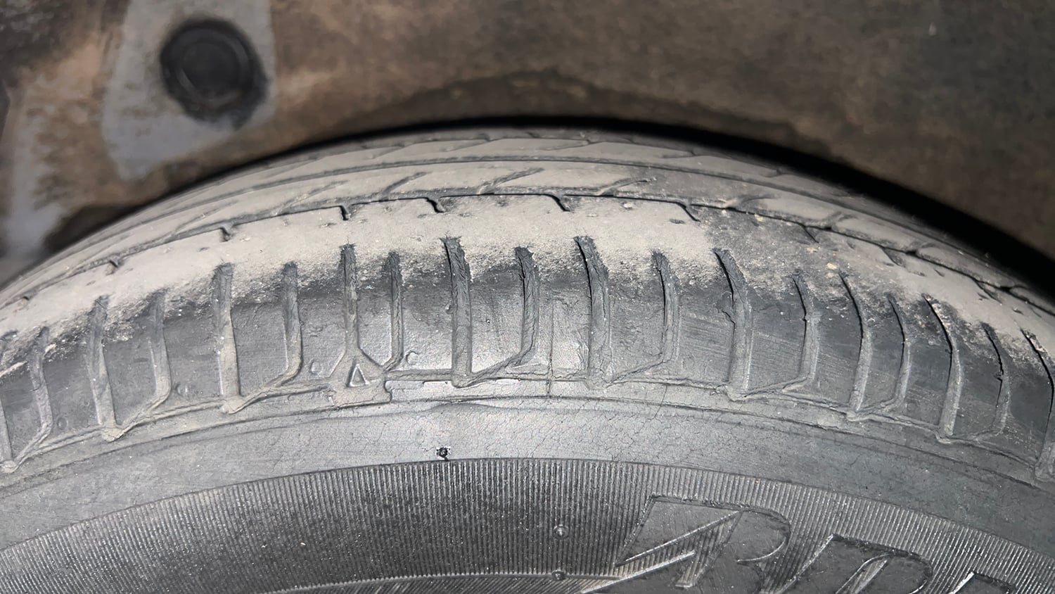Used 2016 Hyundai i10 Magna 1.1 iRDE2 Petrol Manual tyres RIGHT REAR TYRE TREAD VIEW