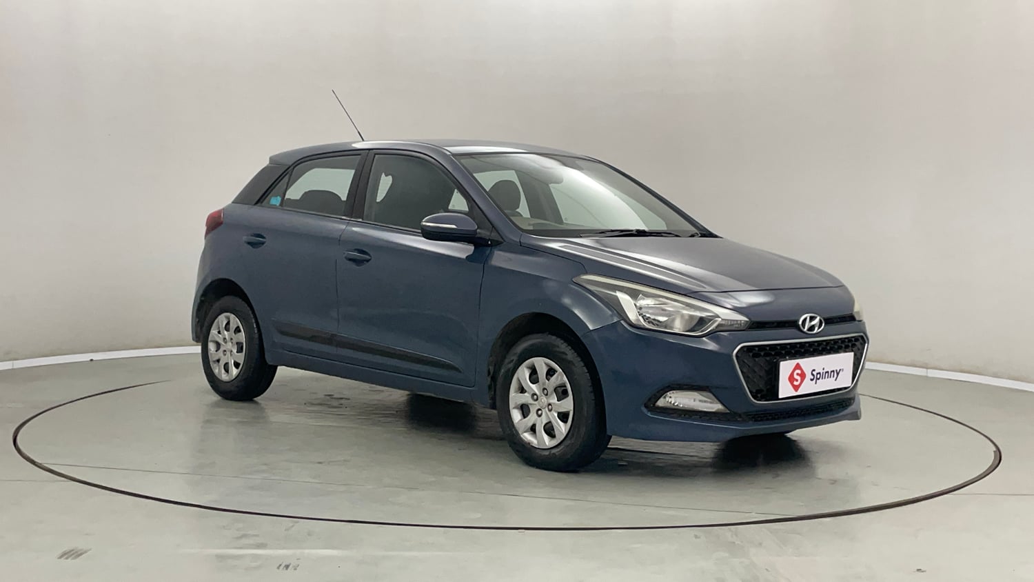 Used 2015 Hyundai Elite i20 Sportz 1.2 Petrol Manual exterior RIGHT FRONT CORNER VIEW