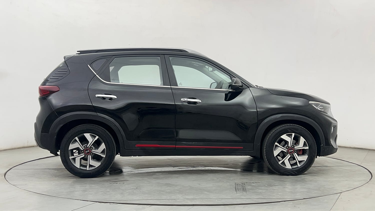 Used 2021 Kia Sonet GTX Plus 1.5 AT Diesel Automatic exterior RIGHT SIDE VIEW