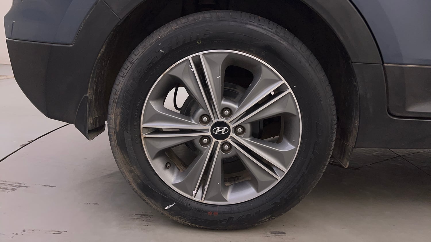 Used 2017 Hyundai Creta 1.6 SX Plus AT Petrol Petrol Automatic tyres RIGHT REAR TYRE RIM VIEW