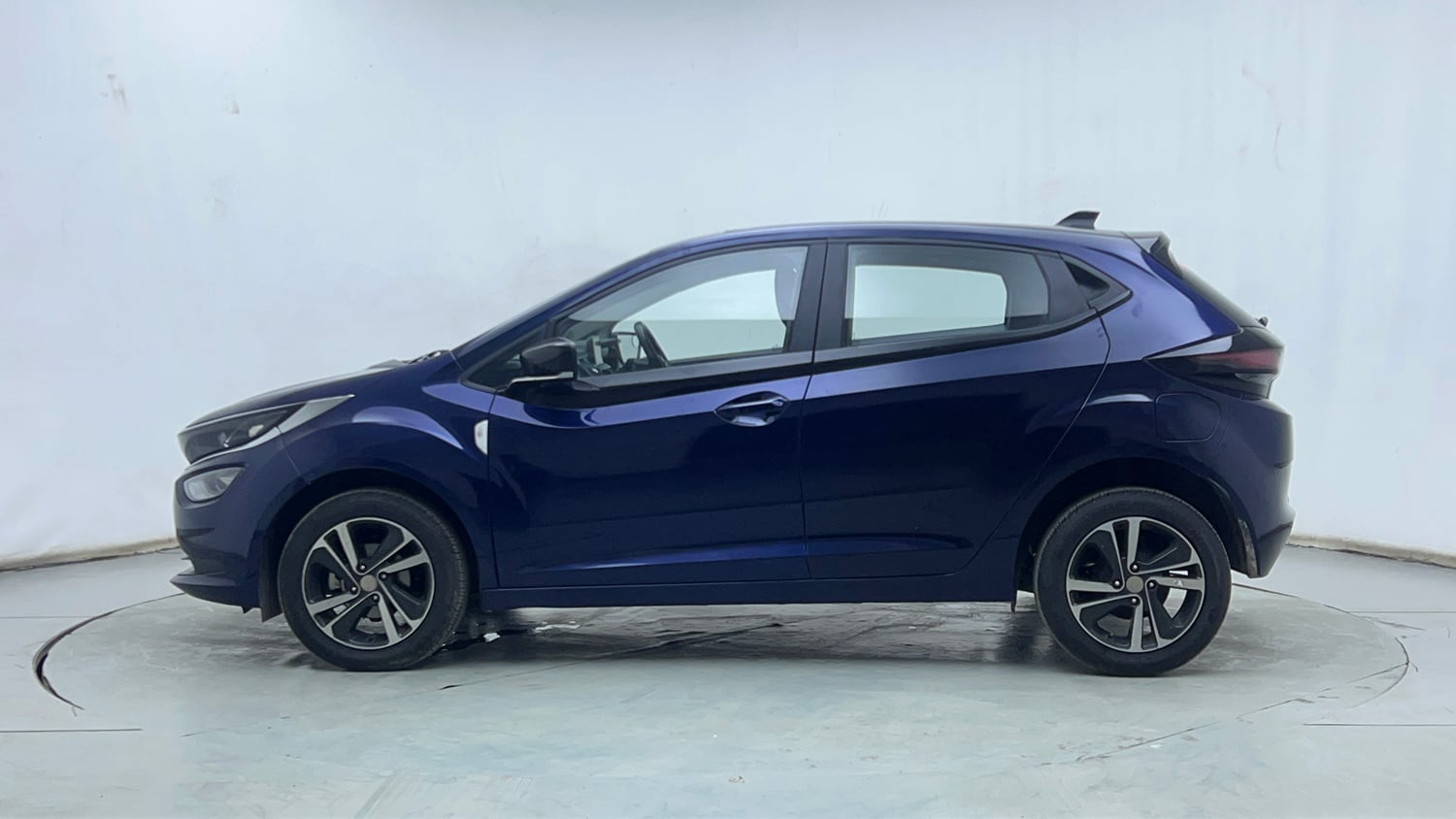 Used 2023 Tata Altroz XZA Plus (S) Petrol Automatic exterior LEFT SIDE VIEW