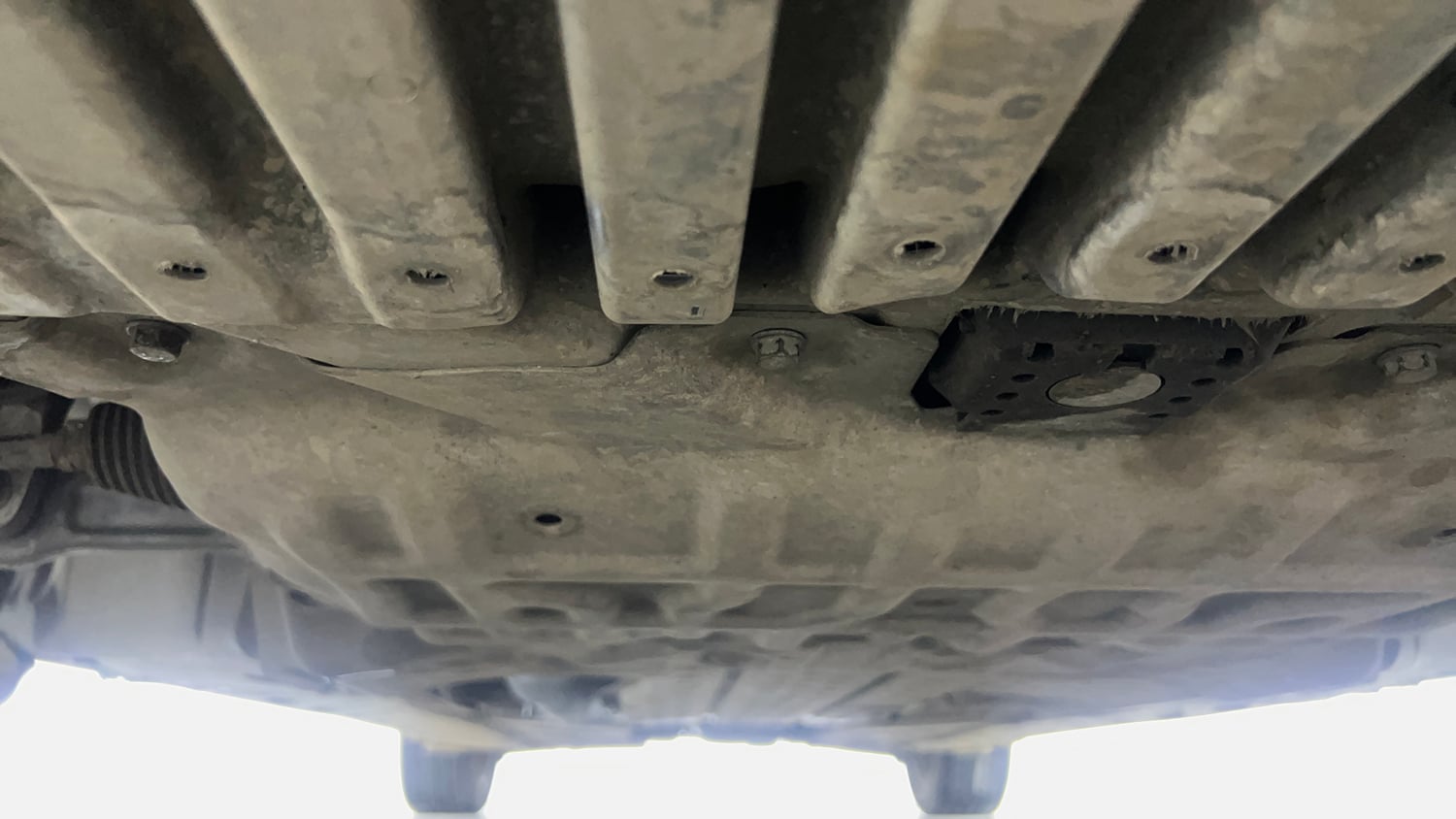 Used 2017 Mercedes-Benz C-Class C 200 Avantgarde Petrol Automatic extra FRONT LEFT UNDERBODY VIEW