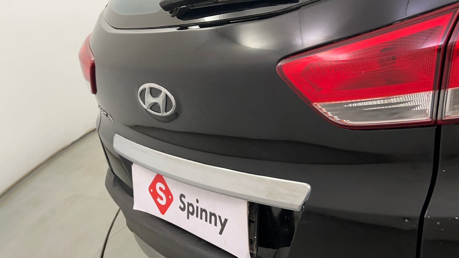 Used 2018 Hyundai Creta SX 1.6 AT CRDi Diesel Automatic dents MINOR SCRATCH