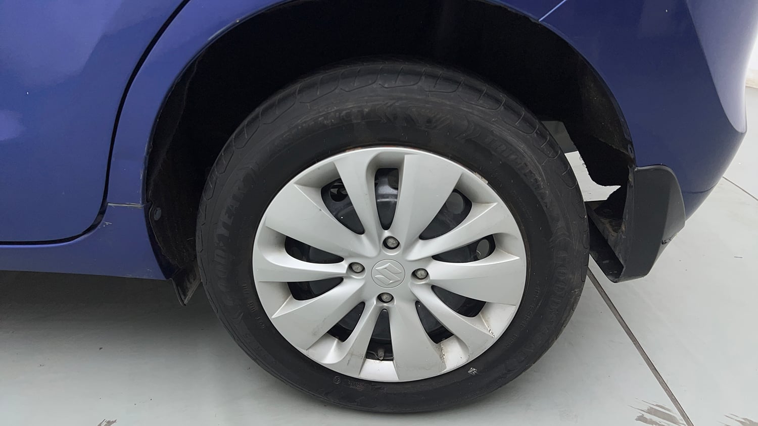 Used 2017 Maruti Suzuki Baleno Delta 1.2 Petrol Manual tyres LEFT REAR TYRE RIM VIEW