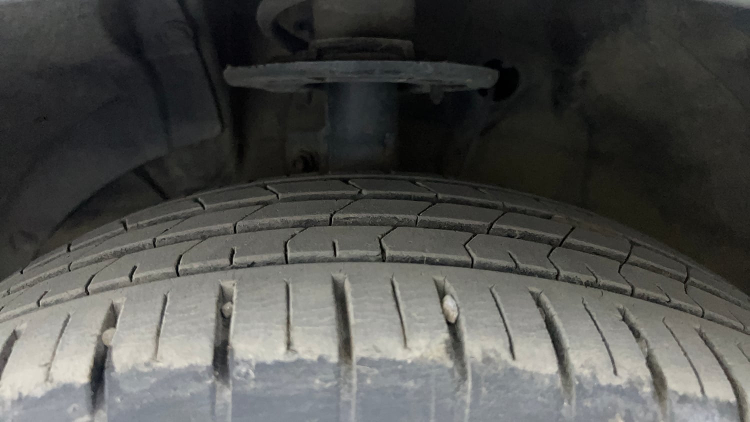 Used 2021 Maruti Suzuki Baleno Zeta Petrol Manual tyres LEFT FRONT TYRE TREAD VIEW