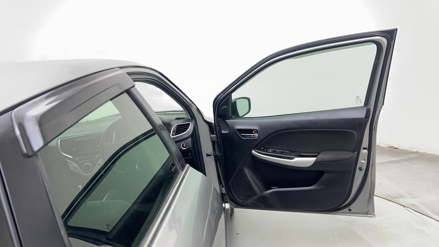 Used 2018 Maruti Suzuki Baleno Zeta 1.2 Petrol Manual interior RIGHT FRONT DOOR OPEN VIEW