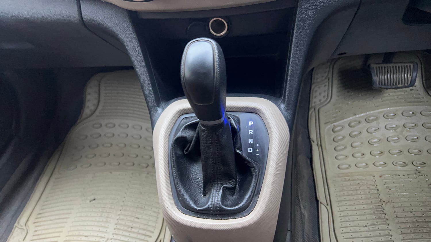 Used 2016 Hyundai Grand i10 Magna AT 1.2 Kappa VTVT Petrol Automatic interior GEAR  KNOB VIEW