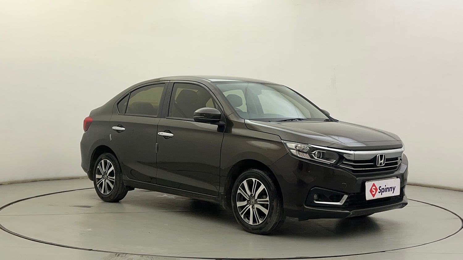 Used 2024 Honda Amaze VX 1.2 Petrol CVT Petrol Automatic exterior RIGHT FRONT CORNER VIEW