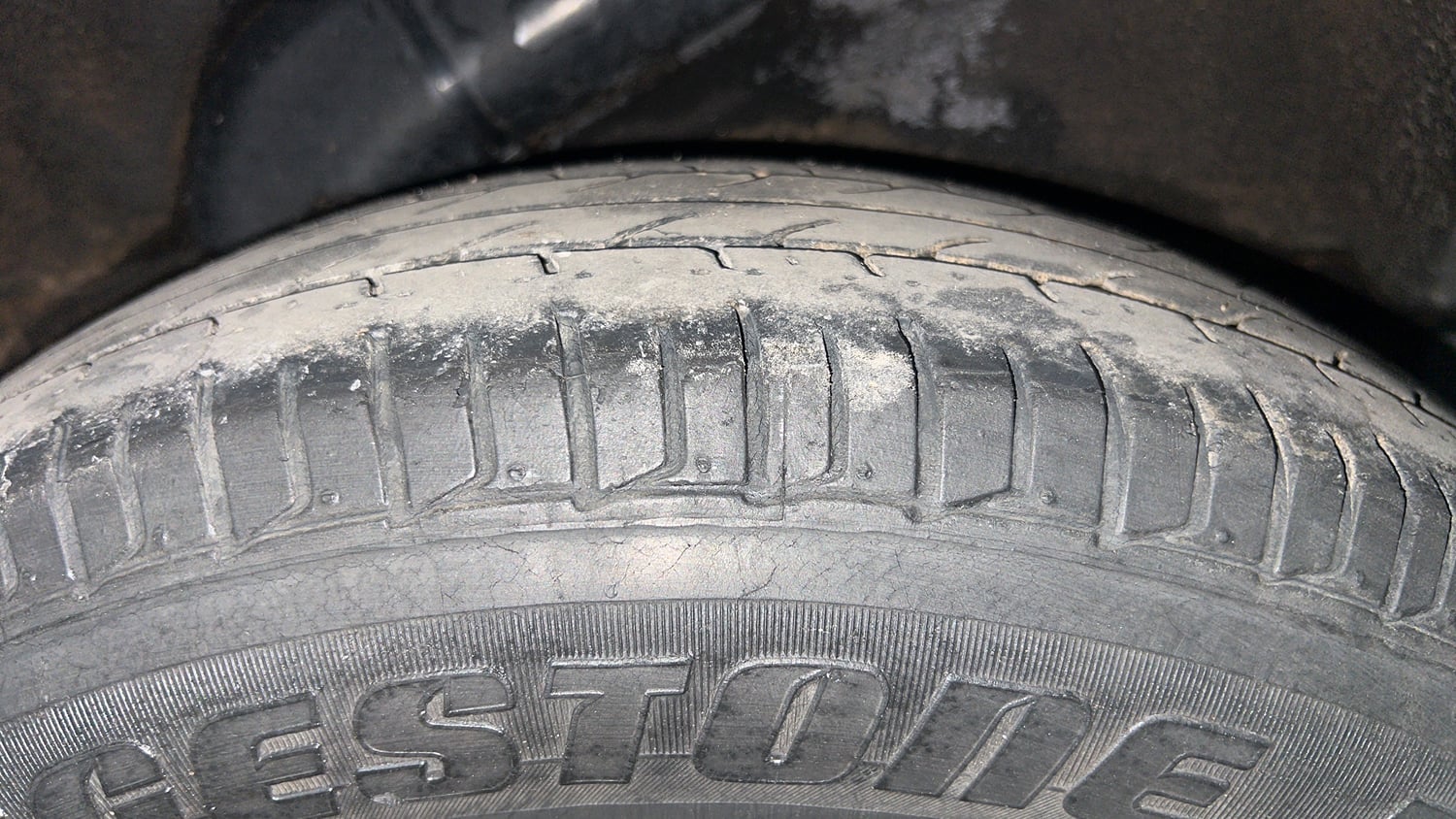 Used 2016 Hyundai i10 Magna 1.1 iRDE2 Petrol Manual tyres LEFT REAR TYRE TREAD VIEW