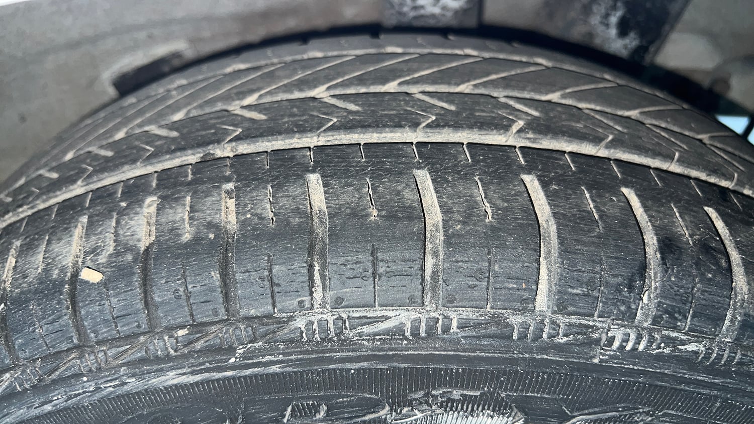 Used 2016 Hyundai Grand i10 Anniversary Edition Petrol Manual tyres LEFT REAR TYRE TREAD VIEW