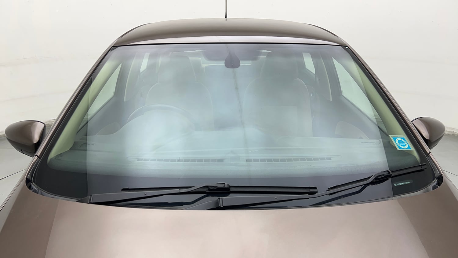 Used 2017 Volkswagen Ameo Highline1.2L (P) Petrol Manual exterior FRONT WINDSHIELD VIEW