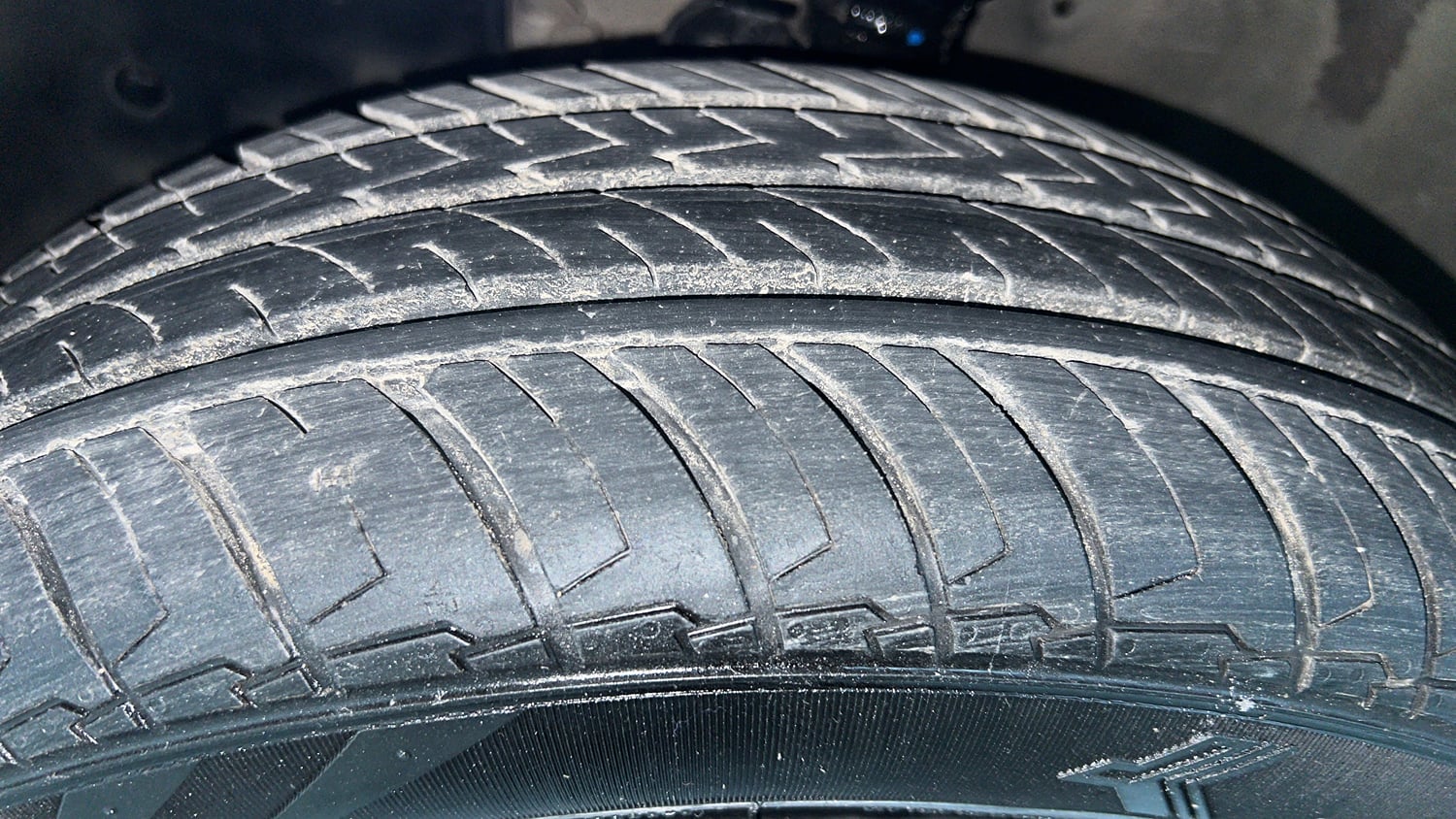 Used 2017 Maruti Suzuki Ignis Delta 1.2 MT Petrol Manual tyres LEFT FRONT TYRE TREAD VIEW