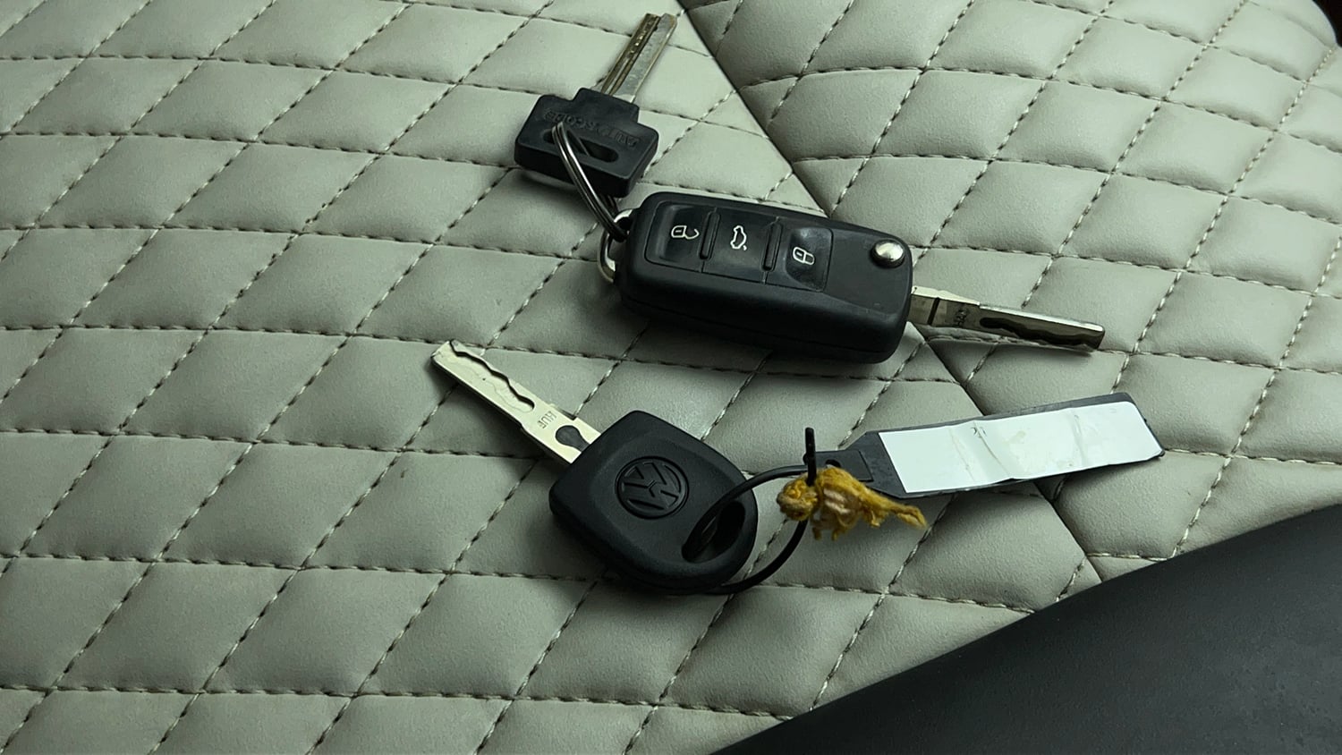 Used 2021 Volkswagen Polo Comfortline 1.0L MPI Petrol Manual extra CAR KEY VIEW