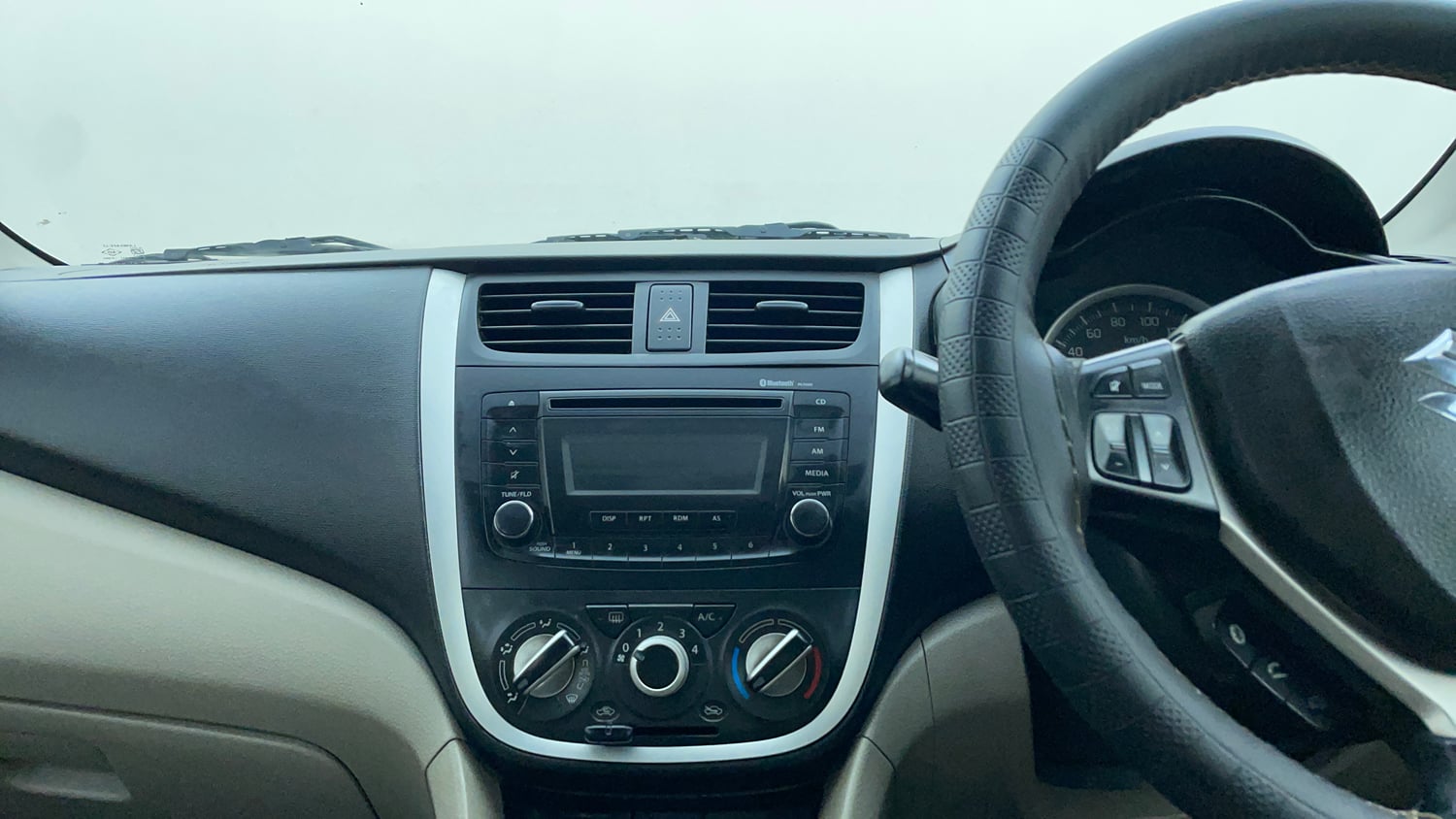 Used 2016 Maruti Suzuki Celerio ZXI (O) AMT Petrol Automatic interior MUSIC SYSTEM & AC CONTROL VIEW