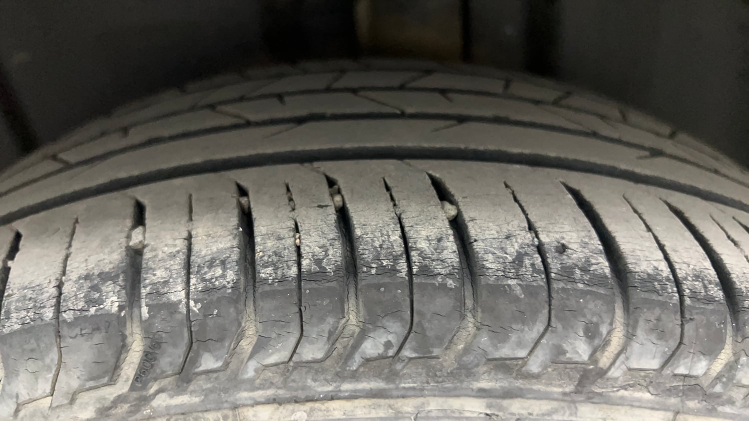 Used 2022 Skoda Slavia Ambition 1.0L TSI AT Petrol Automatic tyres LEFT REAR TYRE TREAD VIEW