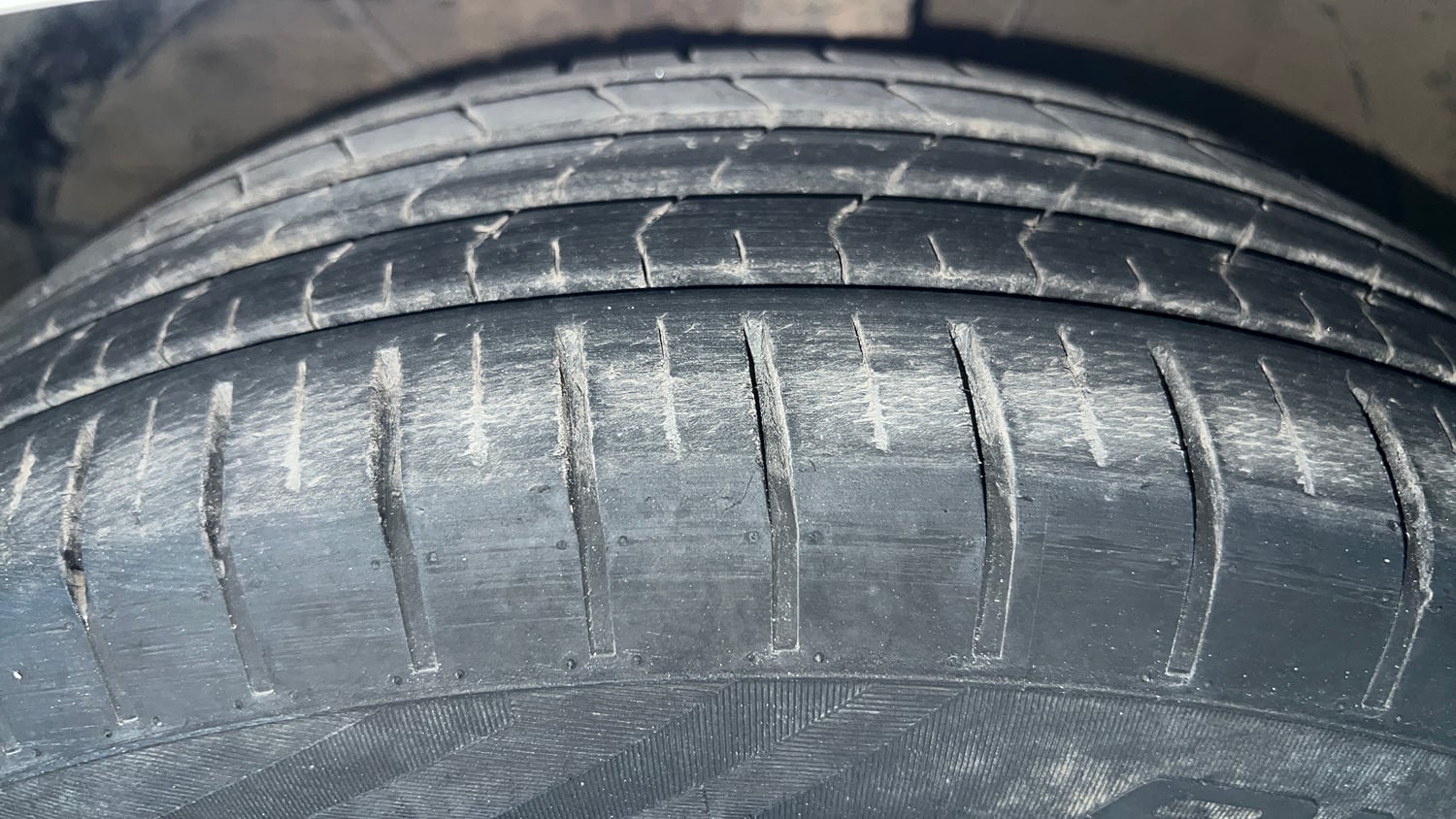 Used 2019 Maruti Suzuki Swift ZXi AMT Petrol Automatic tyres LEFT FRONT TYRE TREAD VIEW