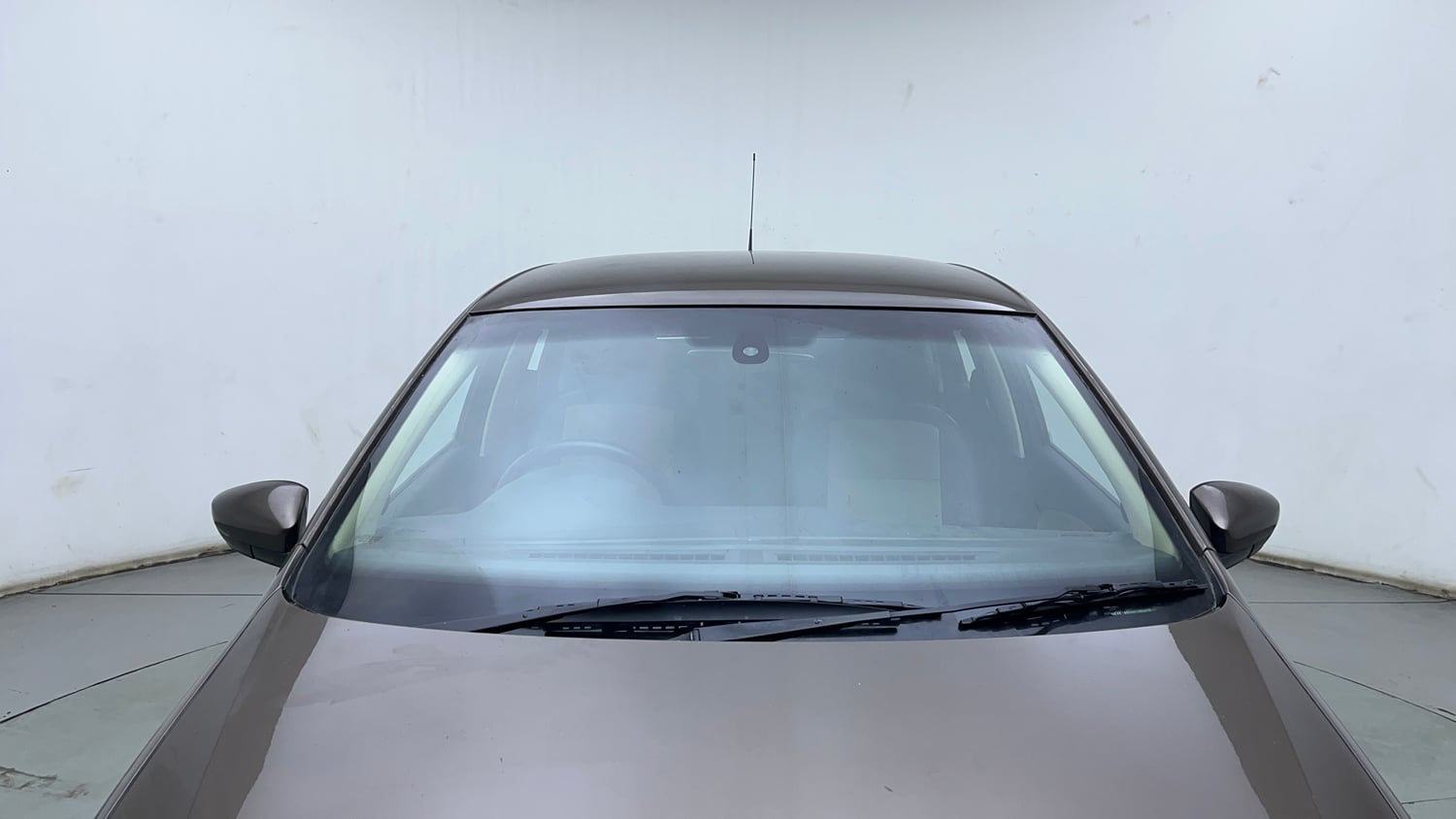 Used 2016 Volkswagen Ameo Highline 1.5L AT Diesel Automatic exterior FRONT WINDSHIELD VIEW