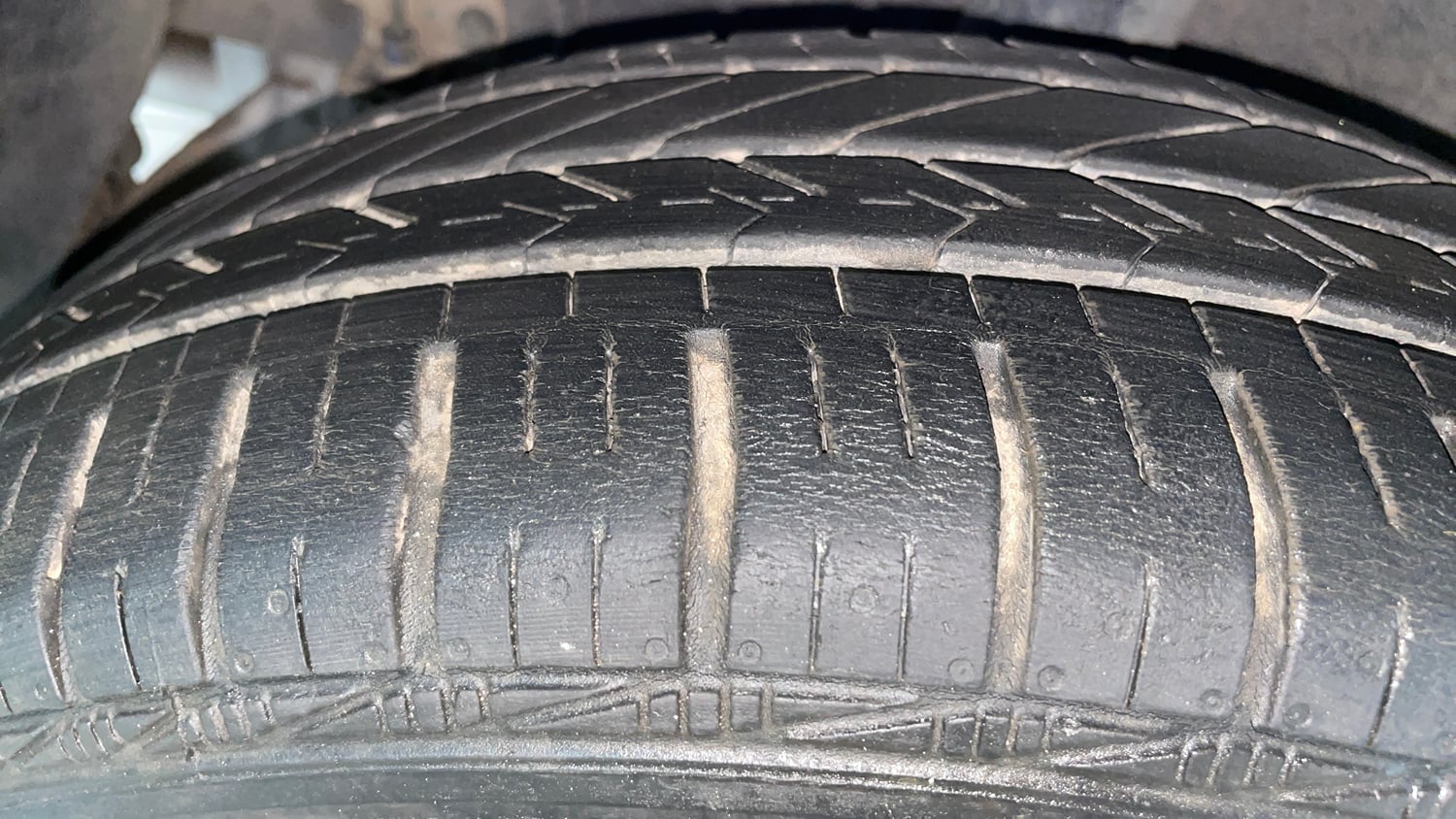 Used 2017 Hyundai Grand i10 Asta 1.2 Kappa VTVT Petrol Manual tyres RIGHT REAR TYRE TREAD VIEW
