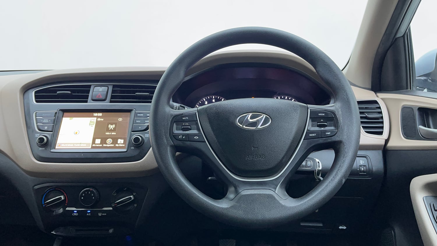 Used 2020 Hyundai Elite i20 Sportz Plus 1.2 Petrol Manual interior STEERING VIEW