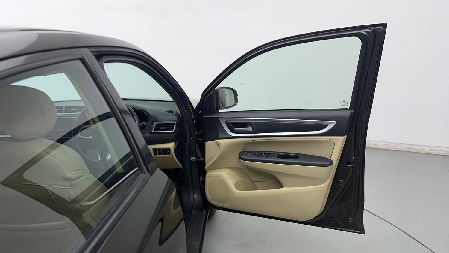 Used 2021 Honda Amaze S MT 1.2 Petrol Petrol Manual interior RIGHT FRONT DOOR OPEN VIEW